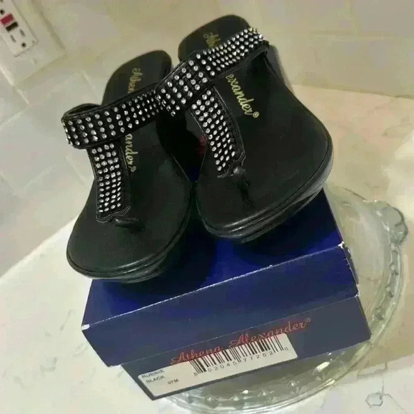 Athena Alexander Black Thong New Sandals with Rhinestones with BOX Size 7 - Picture 3 of 12